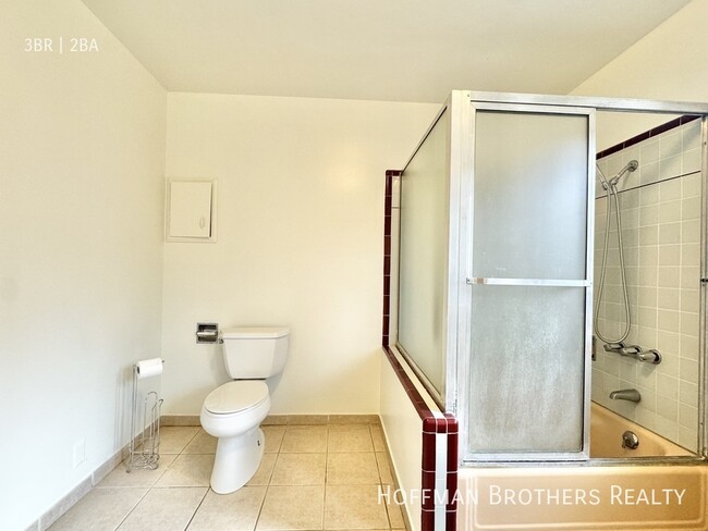Building Photo - 6707 Blucher Ave