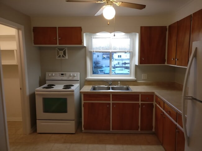 Building Photo - 402 McKinley Street