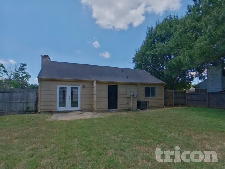 Building Photo - 3913 Big Leaf Ln