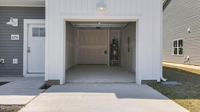 Building Photo - 6240 Beckington Dr