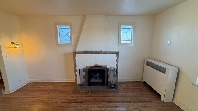 Building Photo - 1447 S Broadway