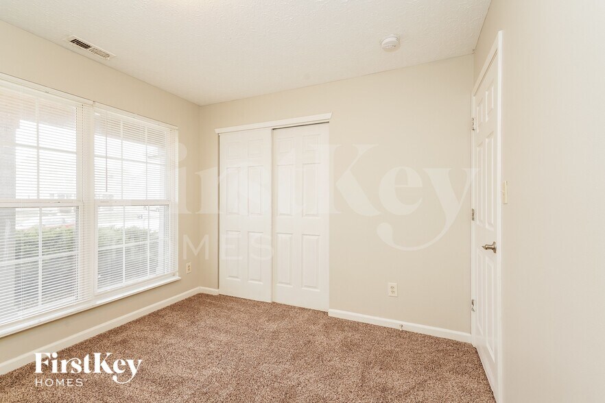 Building Photo - 3149 Monterey Dr