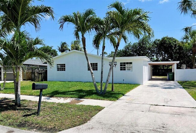 Building Photo - 6570 NW 6th Ct