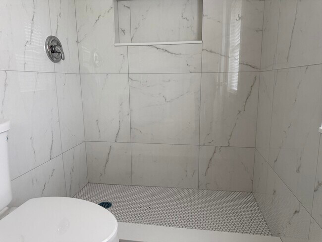 Building Photo - 1372 Birkdale Dr