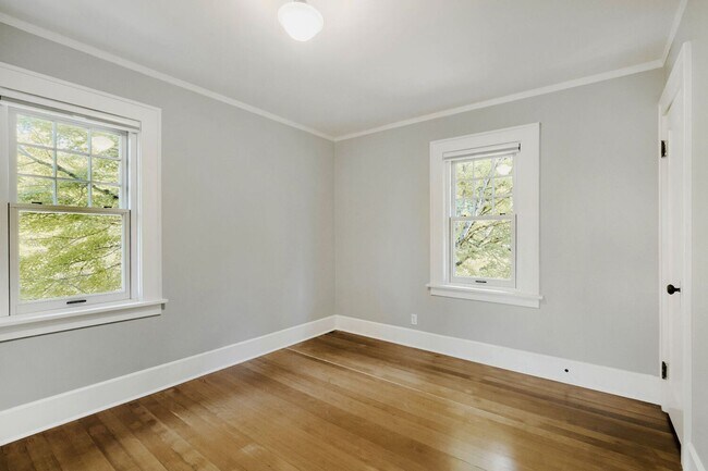 Building Photo - Capitol Hill View Home