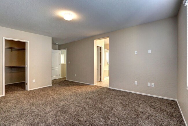 Building Photo - 7680 Lots Hills Dr