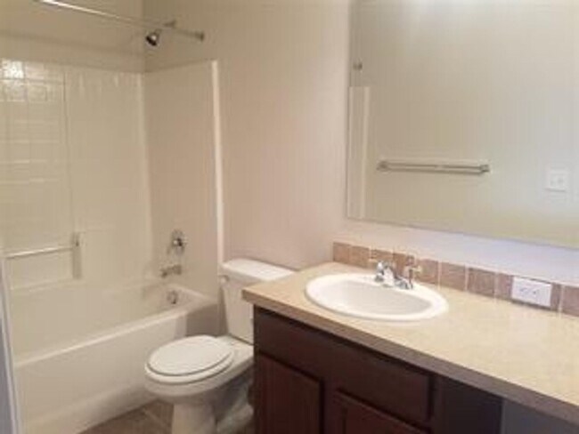 Building Photo - 4 bed 2.5 bath home in Meridian Idaho