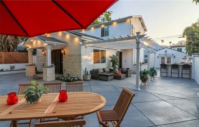 Building Photo - 3815 Laurel Canyon Blvd