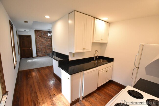 Kitchen - 37 E Russell St