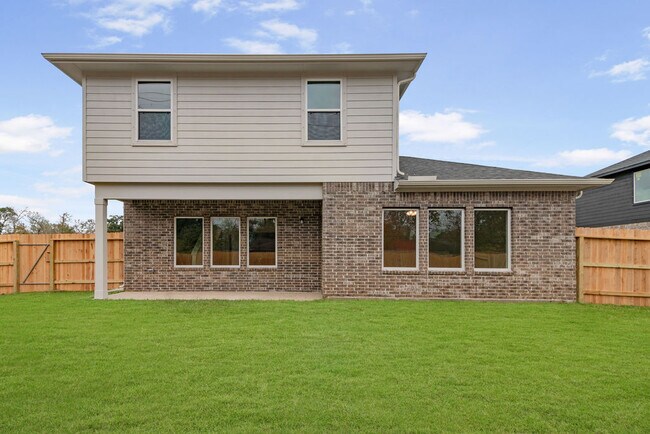 Building Photo - 414 Magnolia Ln