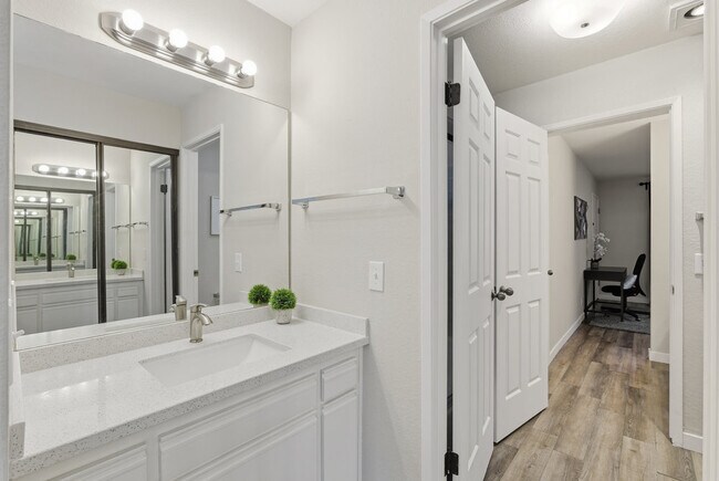 Building Photo - 153 California Ave