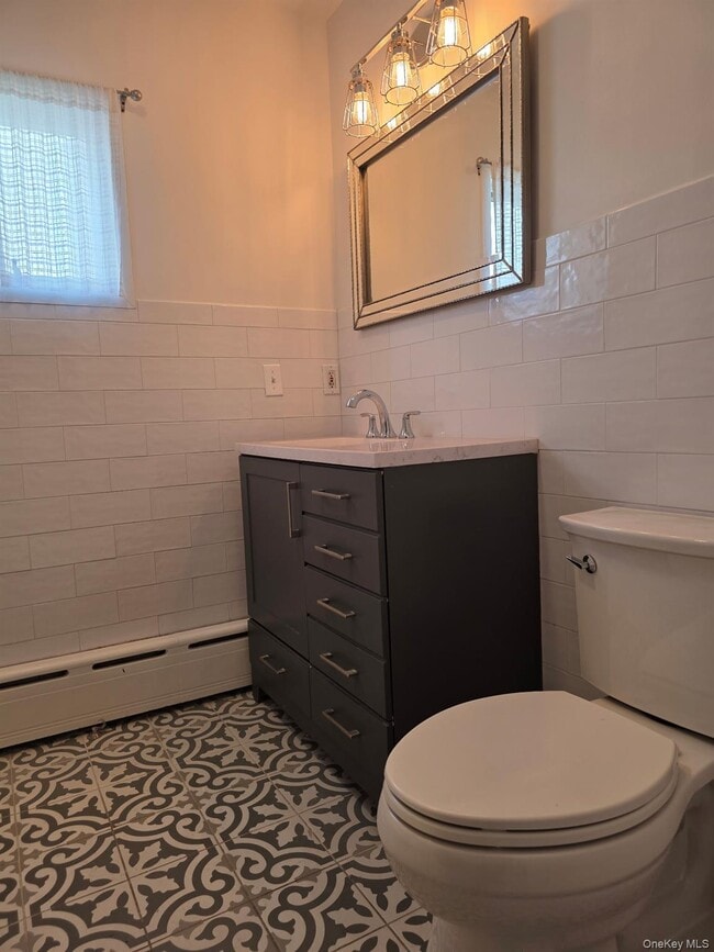 Building Photo - 96 Main St