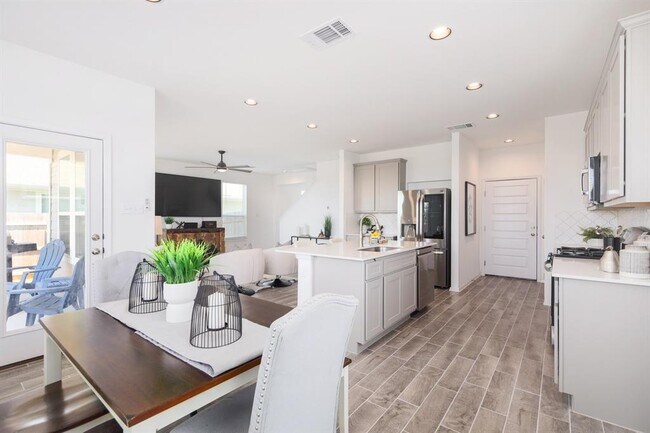 Building Photo - 1408 Flint Knapper Dr