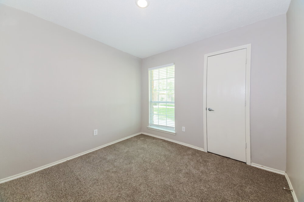 Building Photo - 1603 Venus Dr E