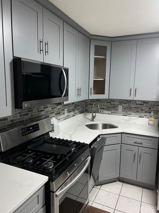 Building Photo - 262 Kempsey Dr