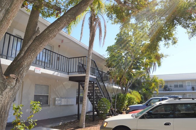 Exterior Building Photo - Ringling Apartments