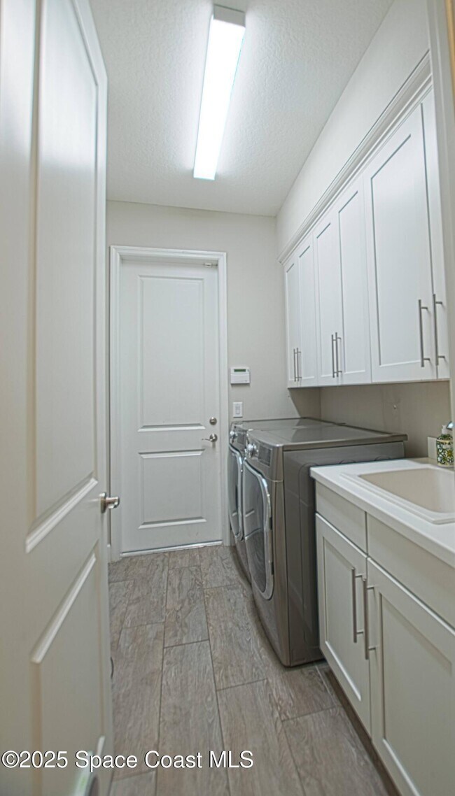 Building Photo - 7699 Kerrington Dr