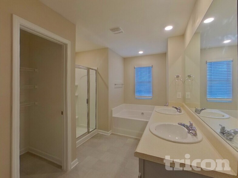 Building Photo - 1508 Denver Way