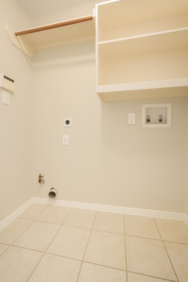 Building Photo - 10706 White Oak Park Ct