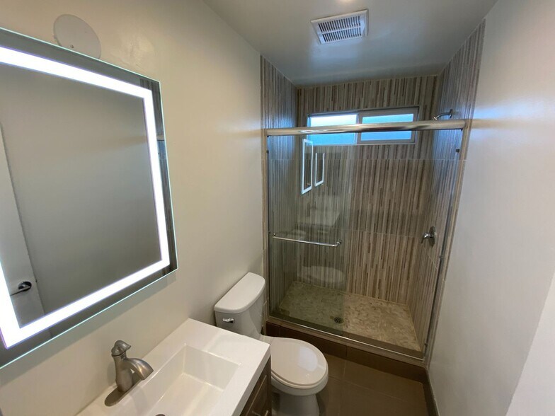 Building Photo - 3611 Mentone Ave