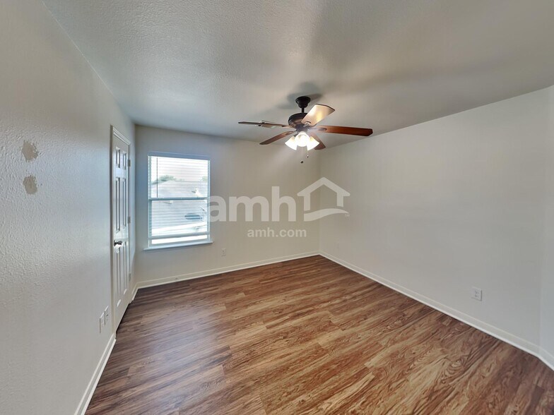 Building Photo - 4345 Medina River Loop