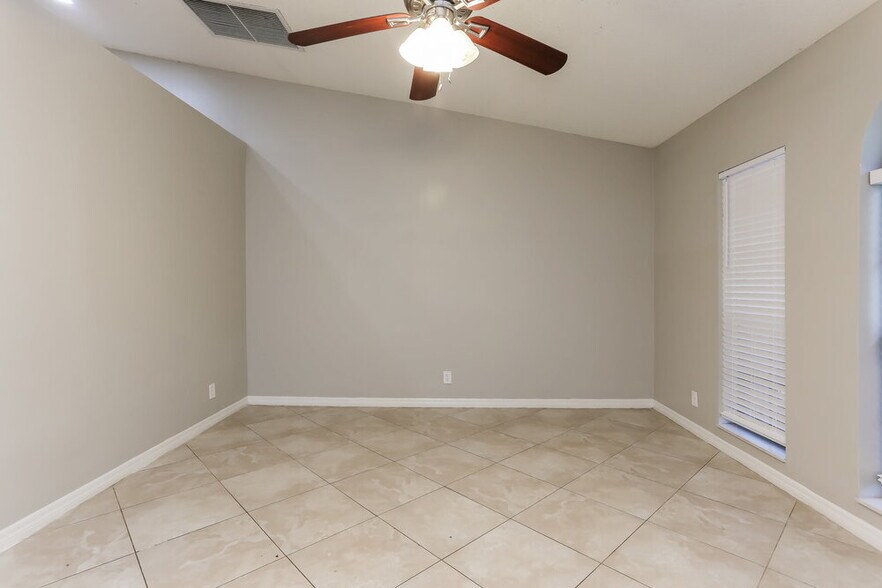 Building Photo - 487 SW 169th Terrace