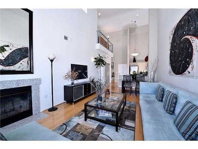 Building Photo - Exquisite Penthouse+Loft in Cortez Hill available for rent!