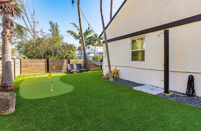 Building Photo - 4603 N Ocean Blvd