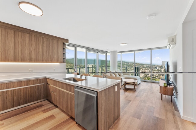 Building Photo - 1515 Liona St