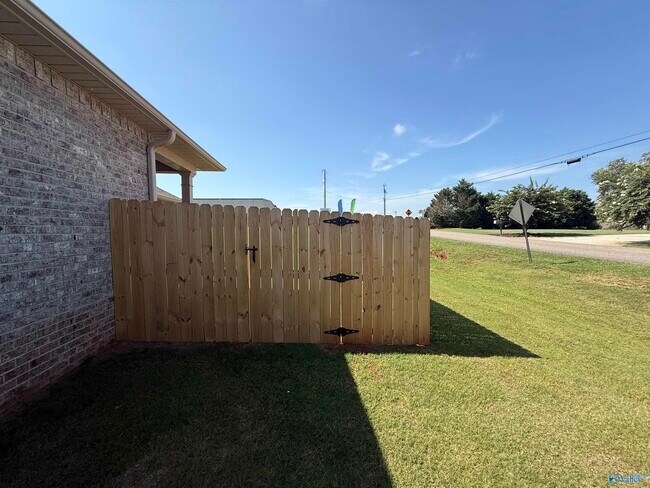 Building Photo - 24008 Quints Dr