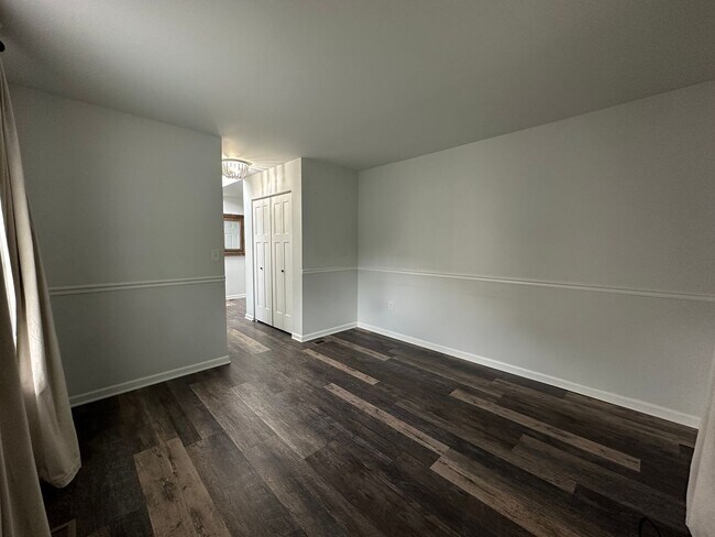 Building Photo - 3685 Clauss Dr