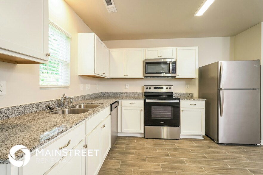 Building Photo - 3803 Miller Dr