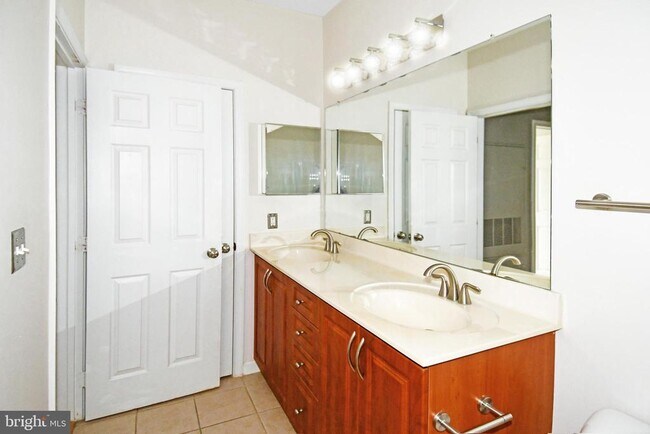 Building Photo - 12108 Garden Grove Cir