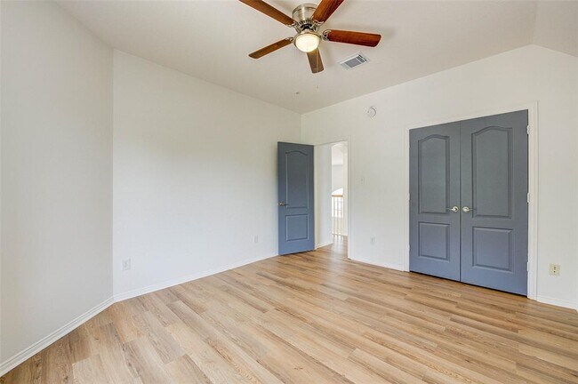 Building Photo - 14018 White Oak Gardens Dr