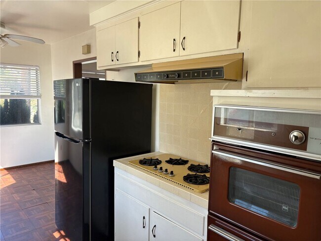 Building Photo - 2302 S Gaffey St