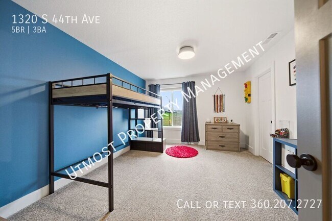 Building Photo - 1320 South 44th Ave