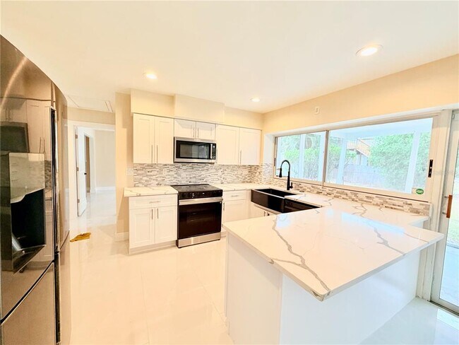 Building Photo - 4866 Huntington St NE