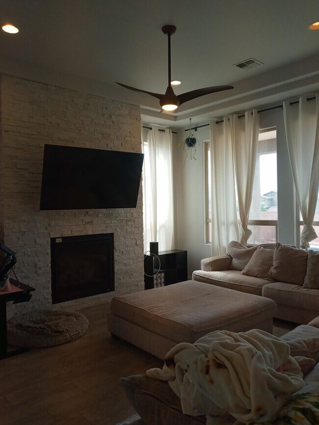 Building Photo - FOUR BEDROOM-SINGLE STORY-RIO RANCHO