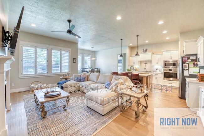 Building Photo - 4113 W Gray Fox St
