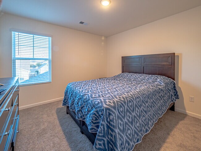 Building Photo - "Spacious Elegance Awaits: 4-Bedroom Haven with Granite Touches in Sumter"
