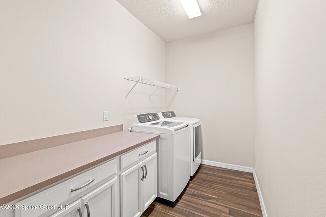 Building Photo - 2601 Trasona Dr