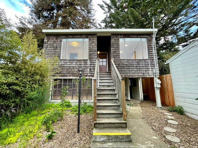 Building Photo - Charming 1BR Cottage with Bonus Office Spa...