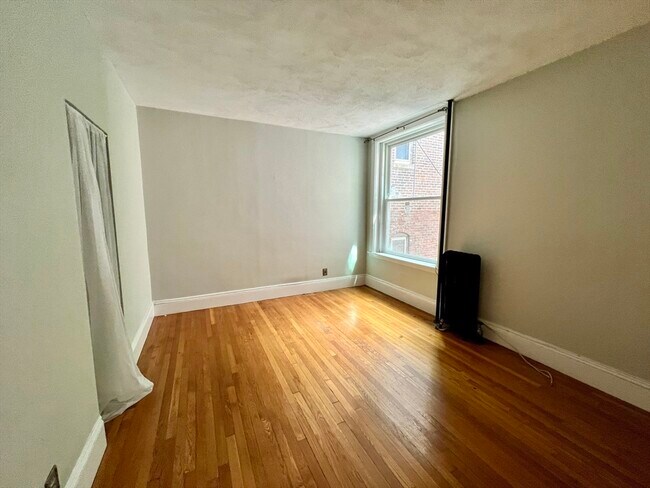 Building Photo - 138 Fuller St