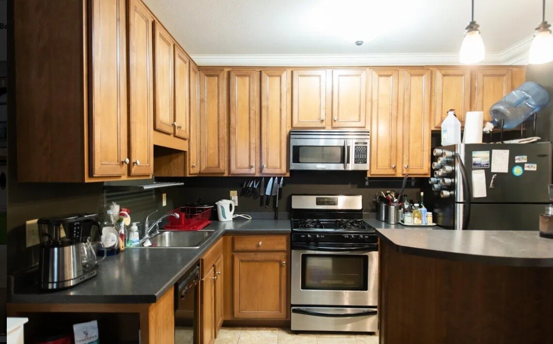 Kitchen - 4221 Nicollet Ave