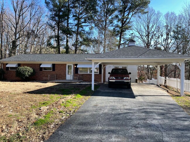 Primary Photo - 3/4 BED, 1.5 BATH HOME $1400 MONTH, $1400 ...