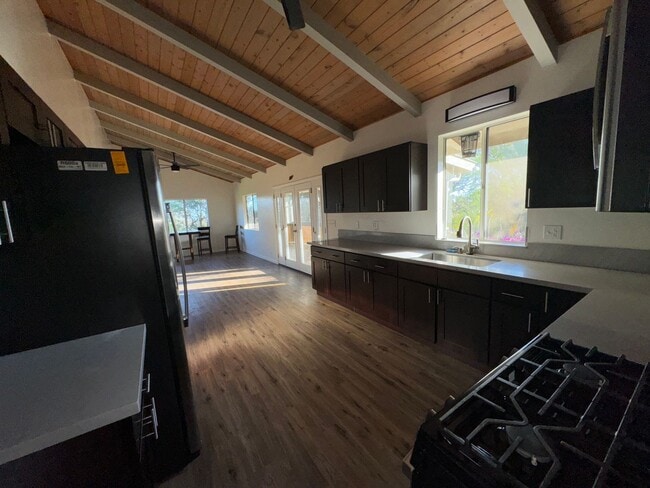 Building Photo - Oceanview Home