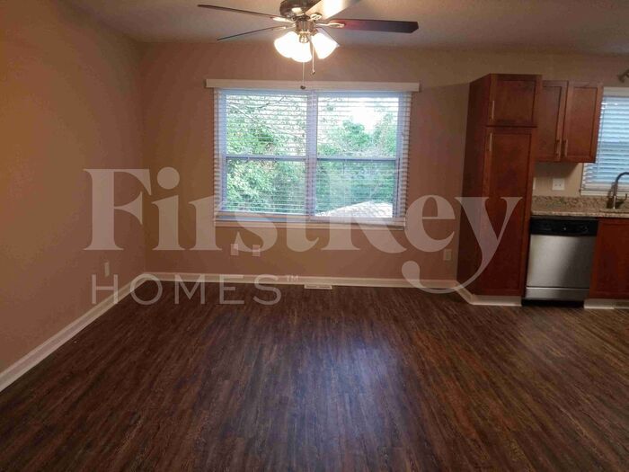 Building Photo - 1231 Springhill Rd