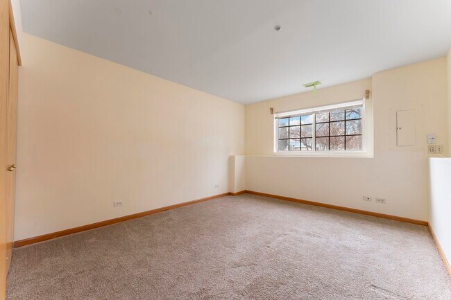 Building Photo - 61 Cantal Ct