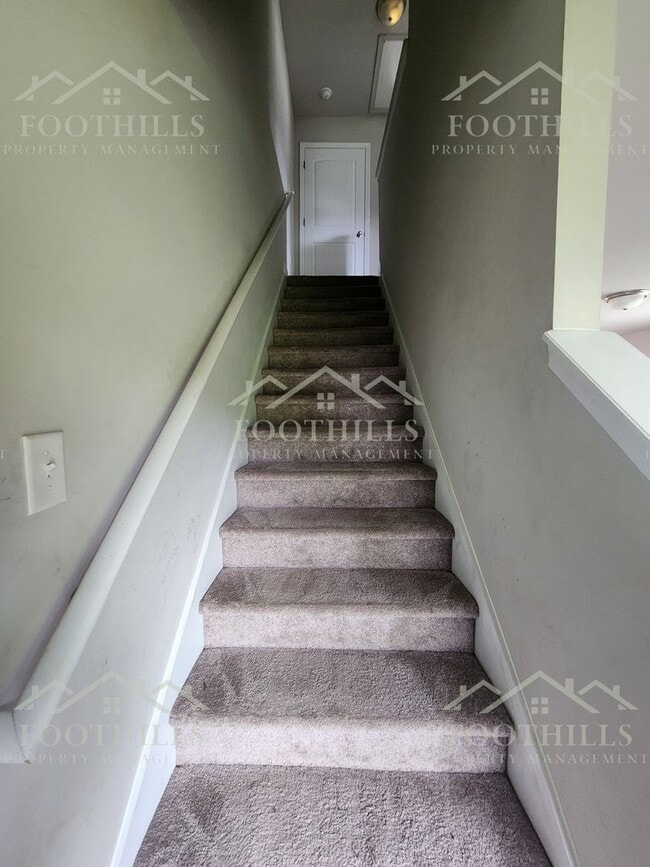 Building Photo - 102 David St