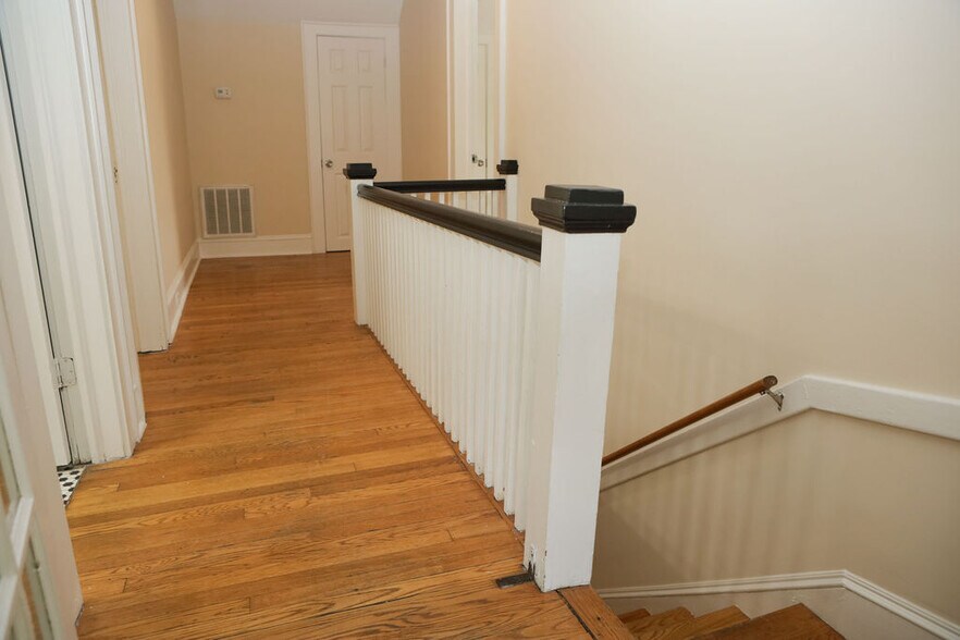 Building Photo - 603 Mayflower Dr